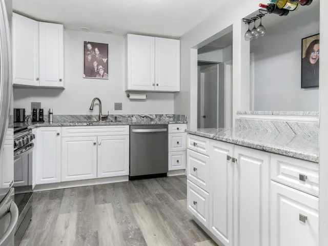 $285,000 | 23 Country Club Drive, Unit 1023, Manchester, NH 03102