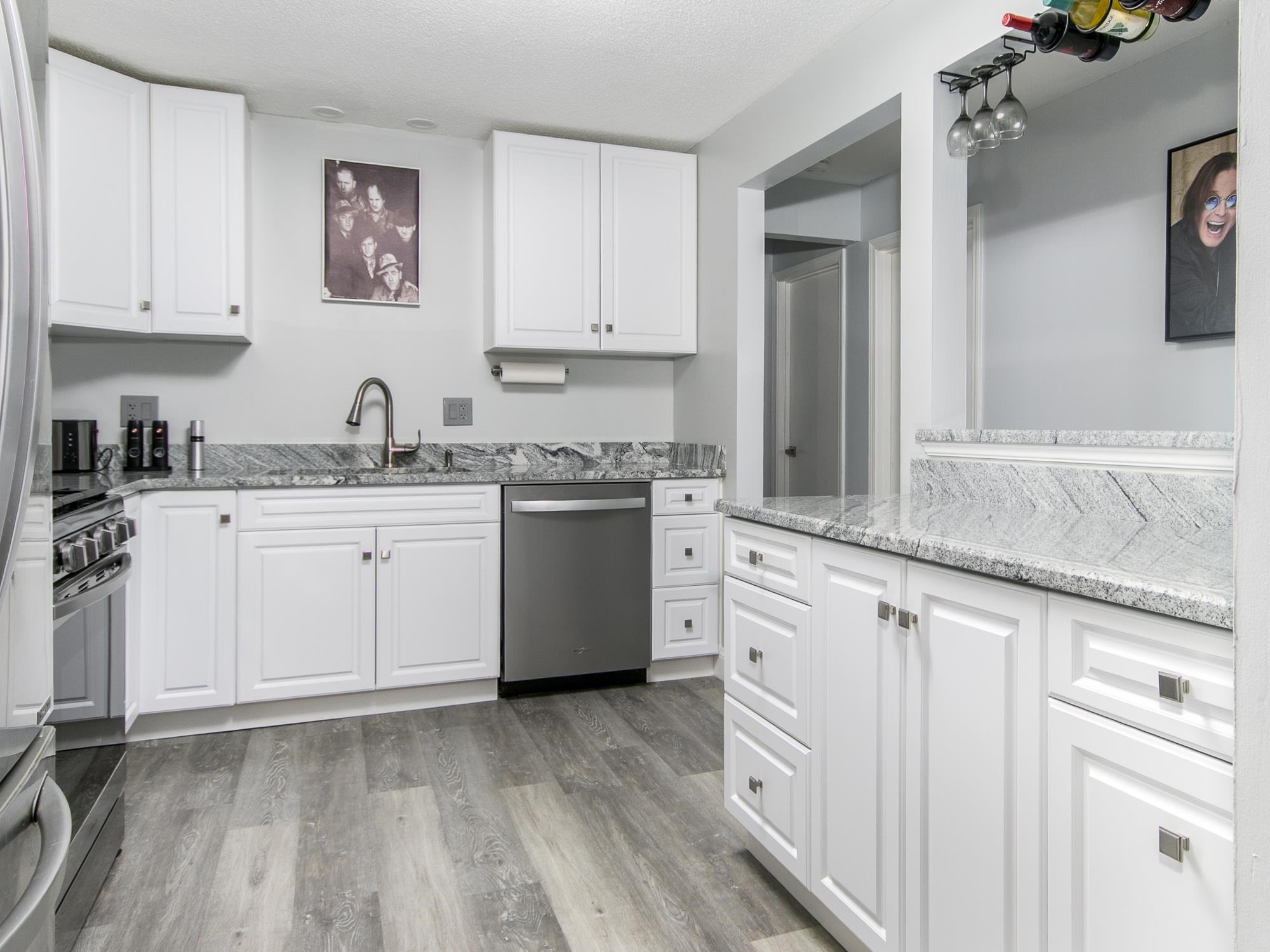 23 Country Club Drive, Unit 1023 Manchester, NH 03102 - Photo 7 of 10