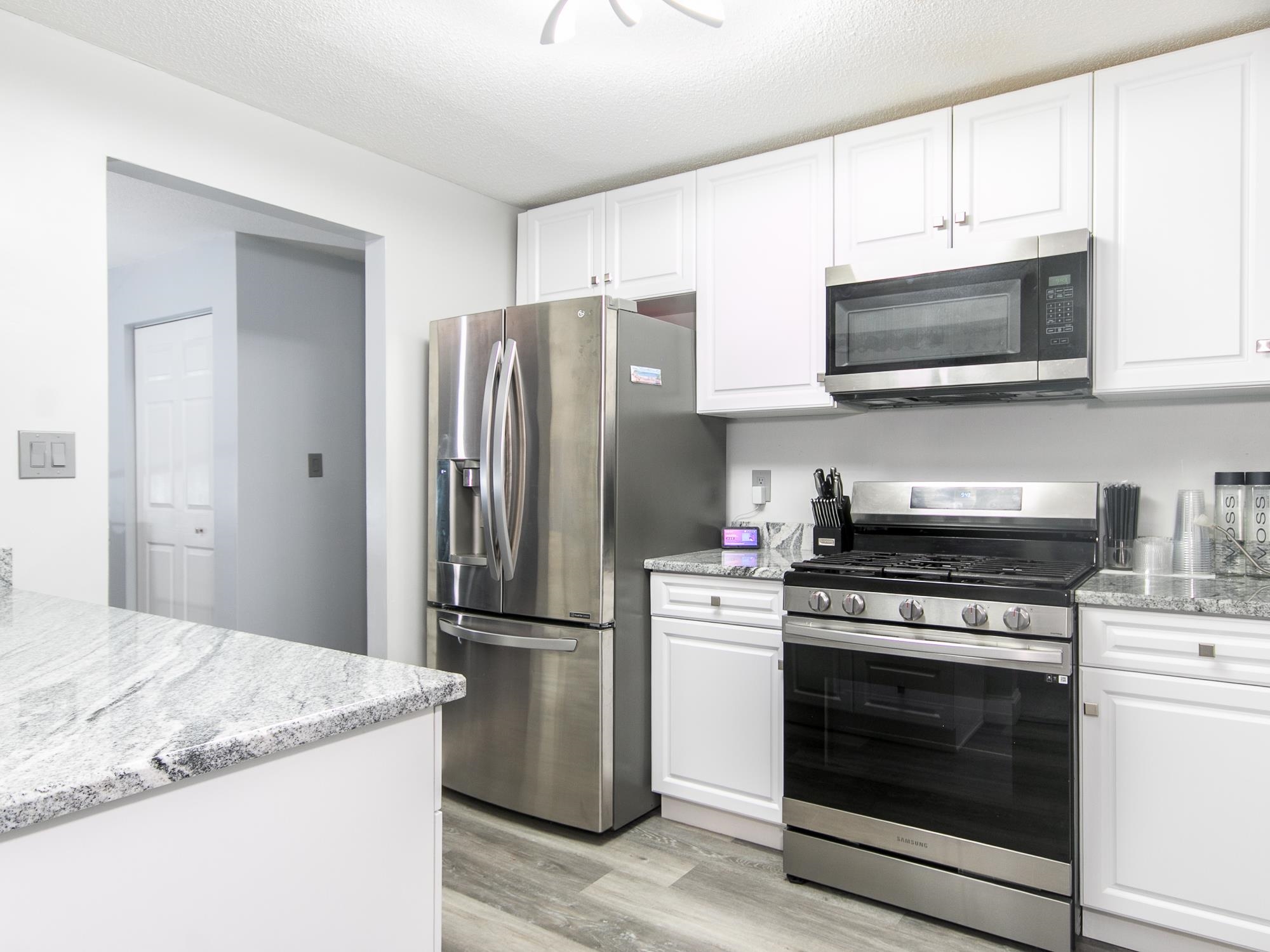 23 Country Club Drive, Unit 1023 Manchester, NH 03102 - Photo 8 of 10