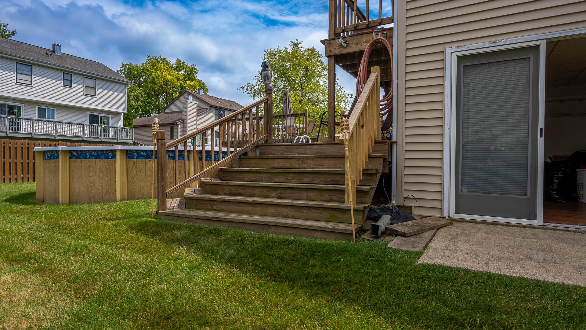 829 Prairie Avenue Bartlett, IL 60103 - Photo 6 of 25 a view of backyard with deck and garden