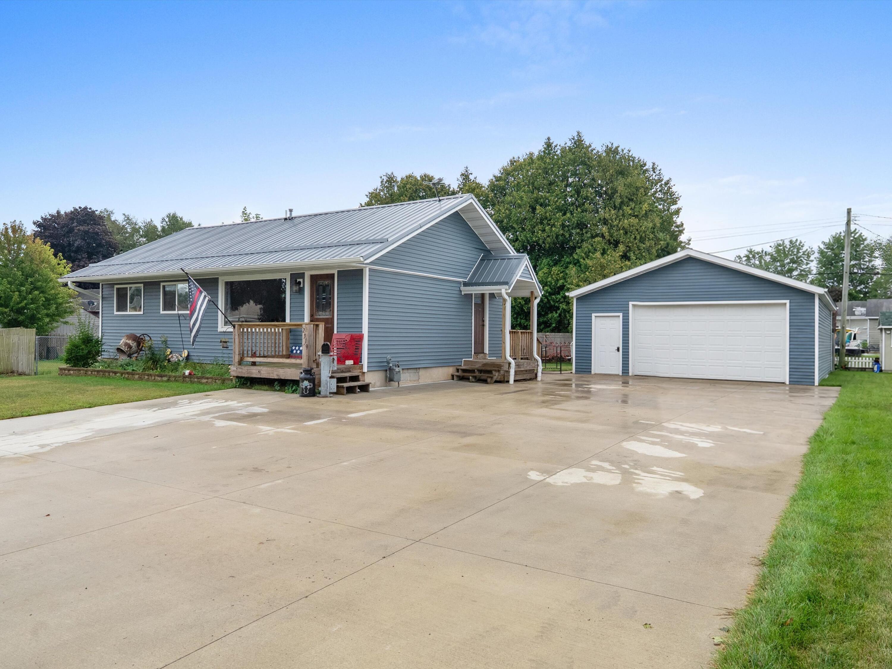 2319 38th Street Two Rivers, WI 54241 - Photo 1 of 30 03-DSC09697