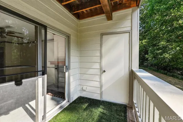 $157,000 | 12952 Bryce Canyon Drive, Unit B, Maryland Heights, MO 63043