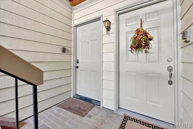 $157,000 | 12952 Bryce Canyon Drive, Unit B, Maryland Heights, MO 63043