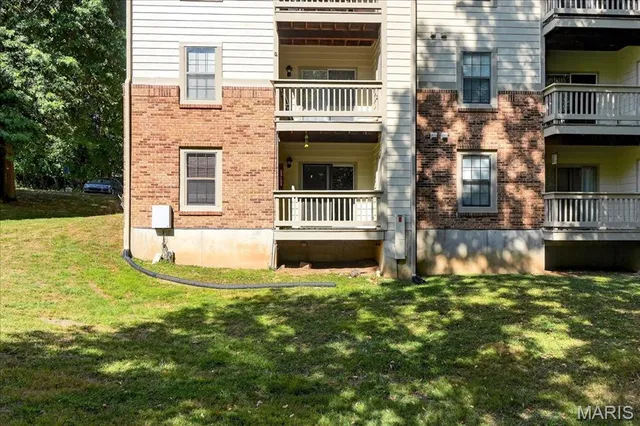 $157,000 | 12952 Bryce Canyon Drive, Unit B, Maryland Heights, MO 63043