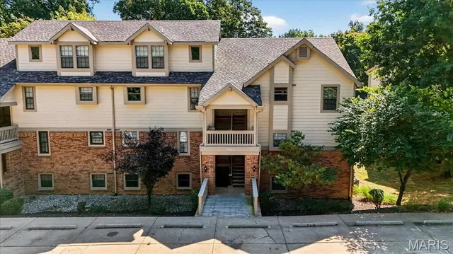 $157,000 | 12952 Bryce Canyon Drive, Unit B, Maryland Heights, MO 63043