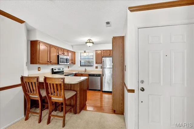 $157,000 | 12952 Bryce Canyon Drive, Unit B, Maryland Heights, MO 63043