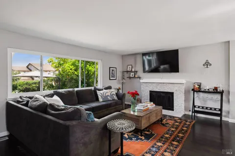 $1,375,000 | 385 San Carlos Way, Novato, CA 94945