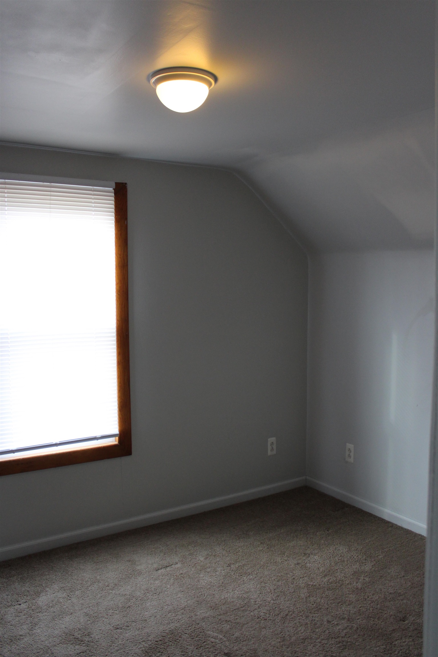 19537 12 Mile Road Roseville, MI 48066 - Photo 10 of 16
