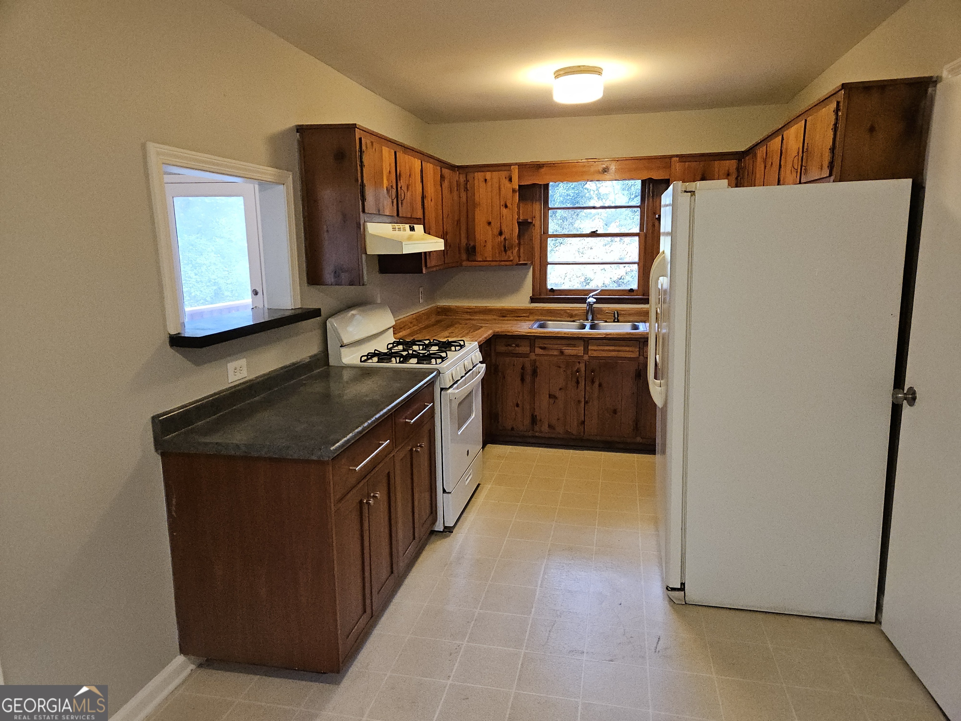 2695 Sandtown Road Southwest Marietta, GA 30060 - Photo 5 of 14