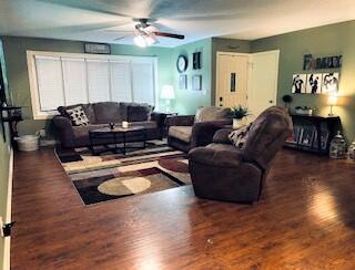 10232 Butler Road Northeast Newark, OH 43055 - Photo 2 of 5 Living Room Butler