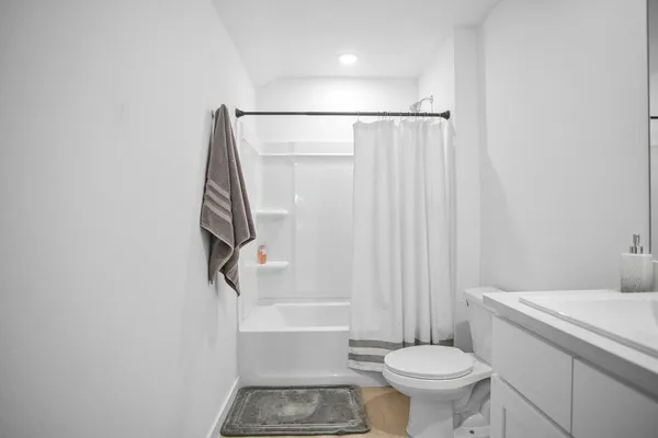 $2,500 | 613 East 14th Street, Wolfforth, TX 79382