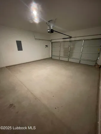$2,500 | 613 East 14th Street, Wolfforth, TX 79382