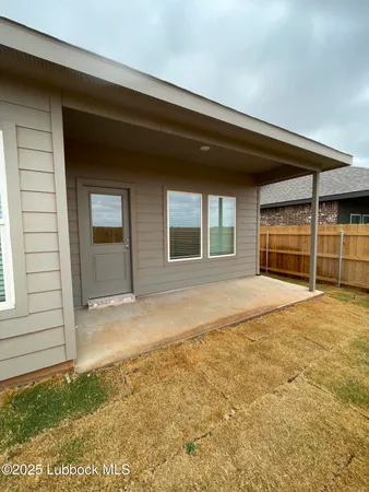 $2,500 | 613 East 14th Street, Wolfforth, TX 79382