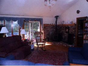 399 Mammoth Road Pelham, NH 03076 - Photo 3 of 8