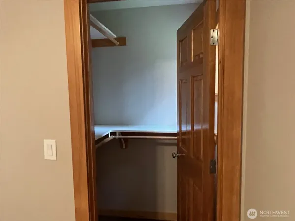 $2,750 | 266 Ericksen Avenue Northeast, Unit 272, Bainbridge Island, WA 98110