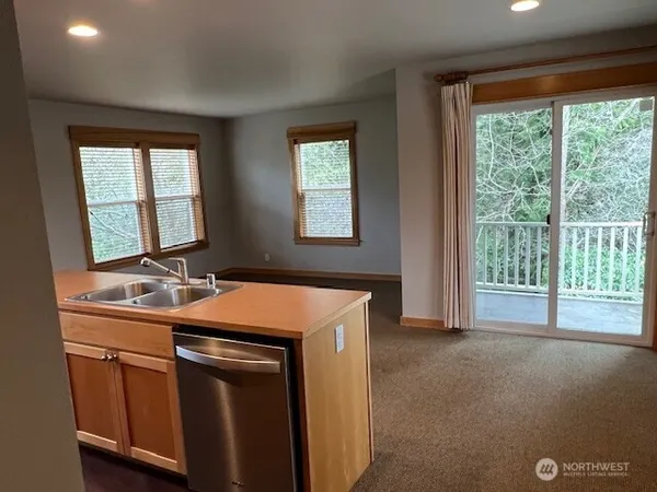 $2,750 | 266 Ericksen Avenue Northeast, Unit 272, Bainbridge Island, WA 98110