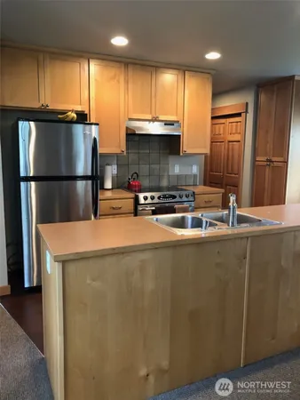 $2,750 | 266 Ericksen Avenue Northeast, Unit 272, Bainbridge Island, WA 98110