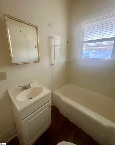 $74,000 | 550 Leaman Avenue, Whitmire, SC 29178