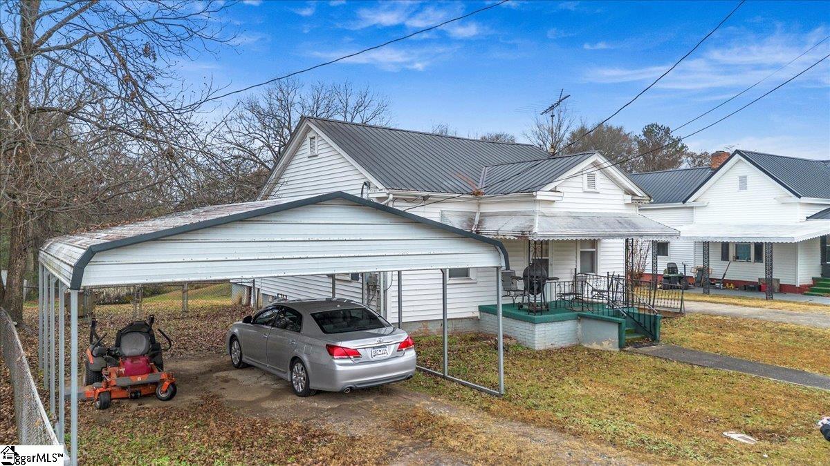 550 Leaman Avenue Whitmire, SC 29178 - Photo 4 of 23