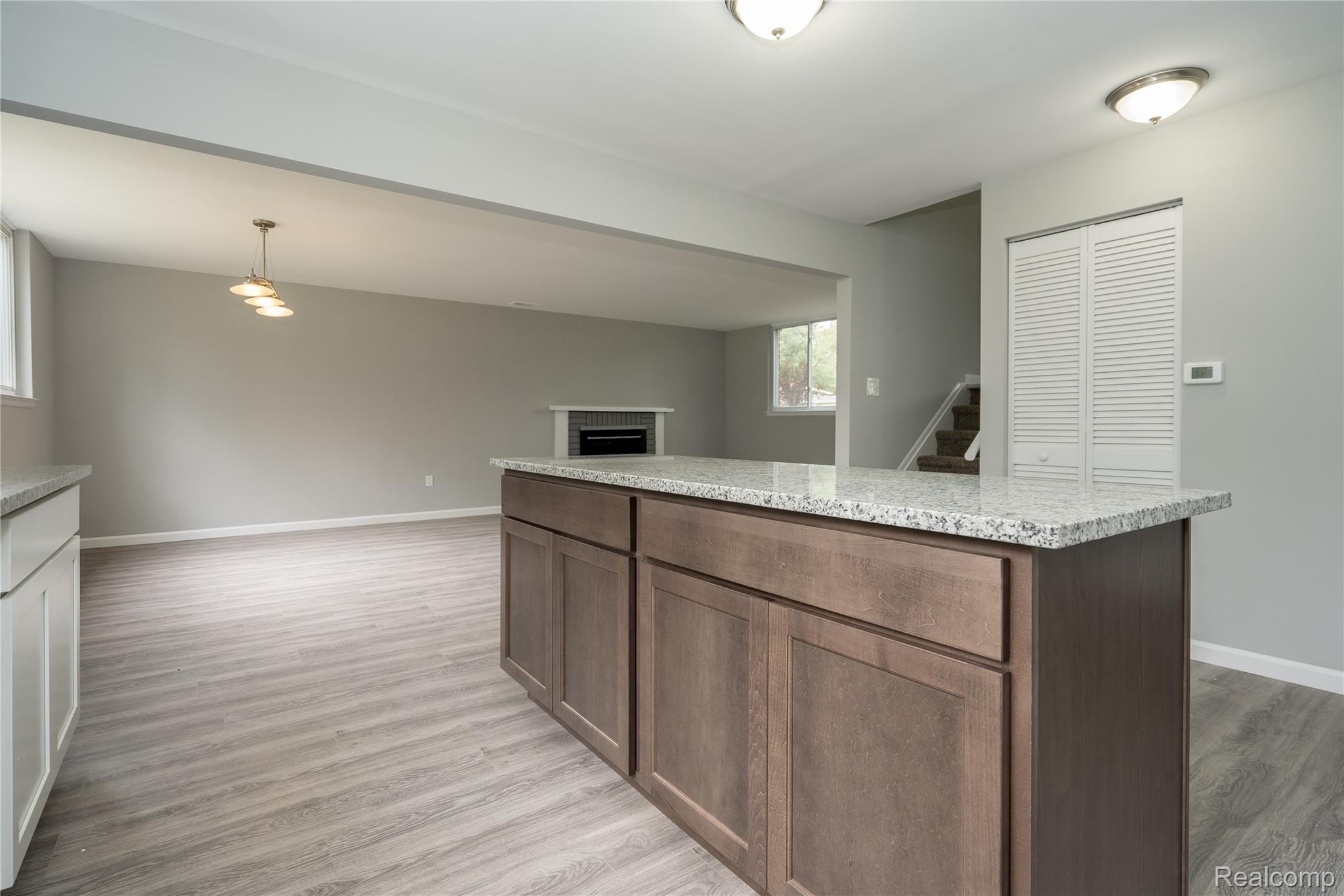 2572 North Trail Road Walled Lake, MI 48390 - Photo 13 of 59 DSC05596.jpg