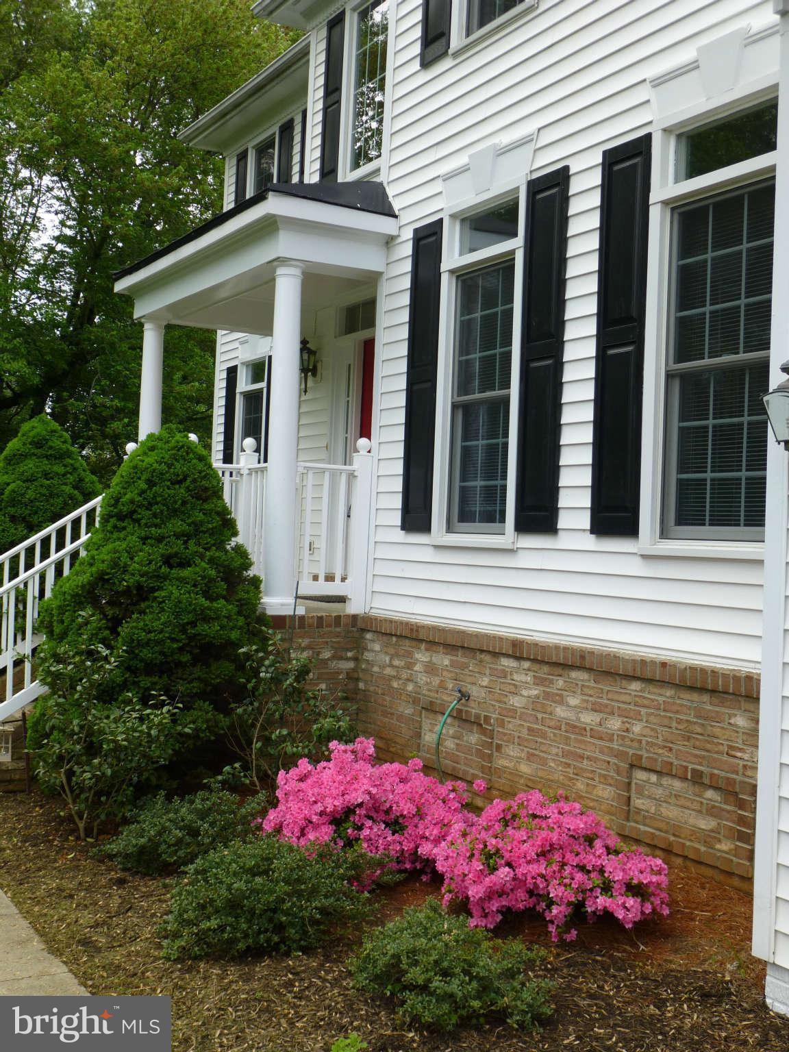 20004 Hickman Way Poolesville, MD 20837 - Photo 2 of 30 Exterior (Front)