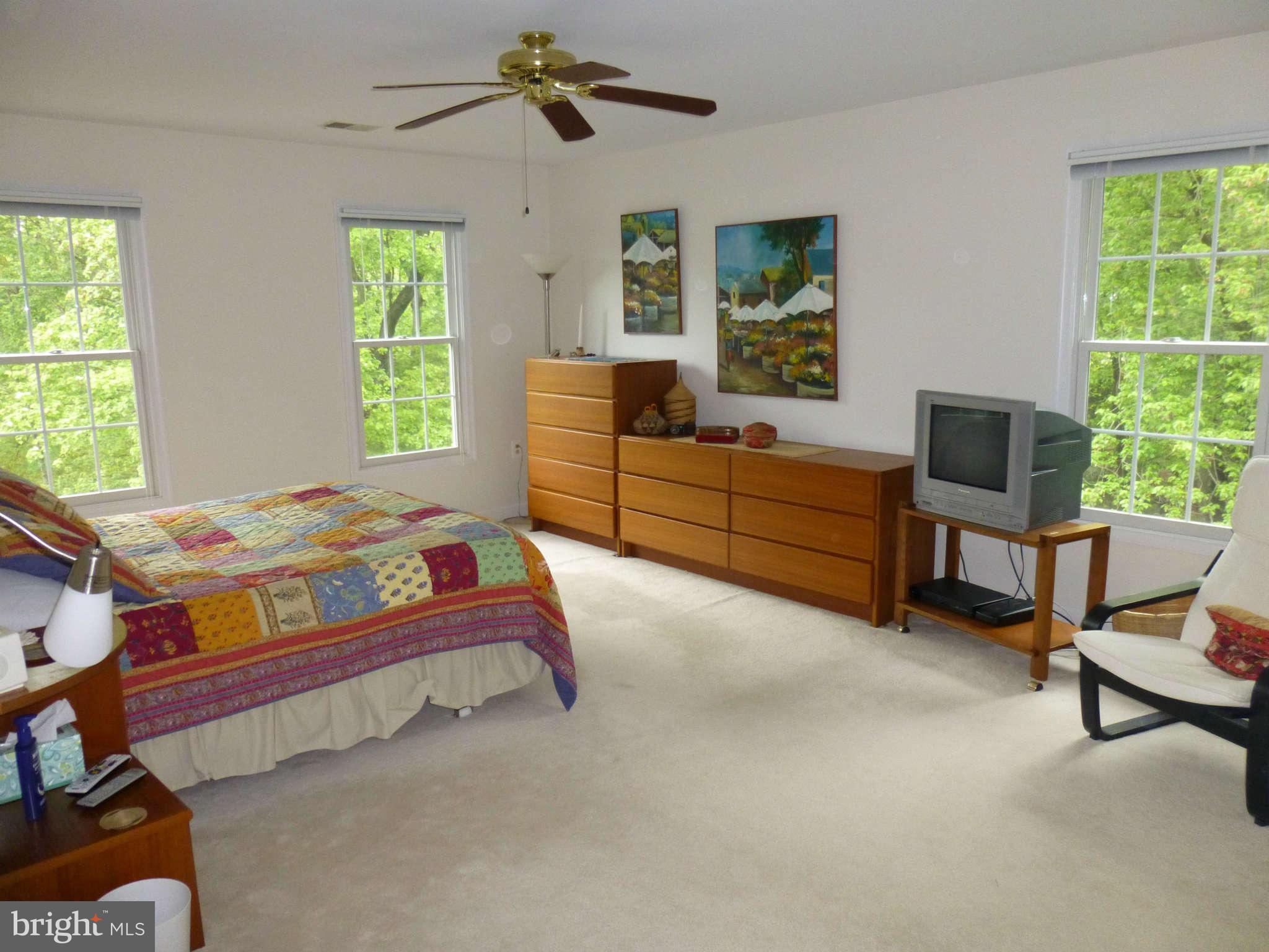 20004 Hickman Way Poolesville, MD 20837 - Photo 16 of 30 Bedroom