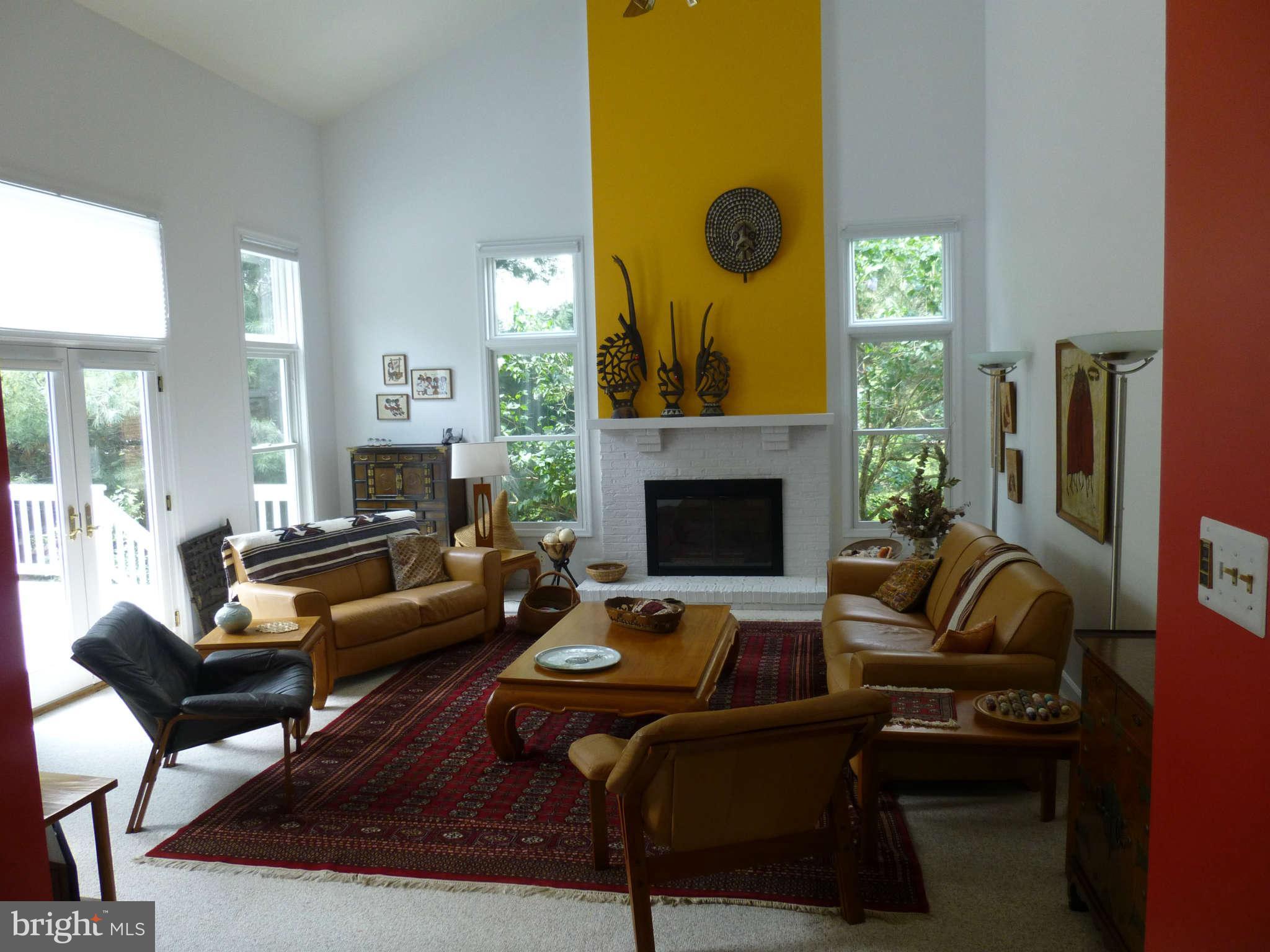 20004 Hickman Way Poolesville, MD 20837 - Photo 7 of 30 Family Room
