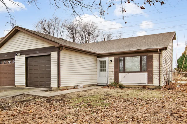 $1,795 | 3382 Fox Hill Road, Aurora, IL 60504