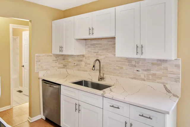 $1,795 | 3382 Fox Hill Road, Aurora, IL 60504