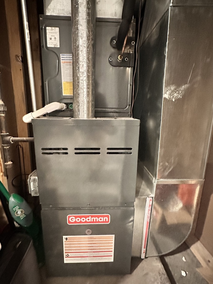 131 North Kendall Street Aurora, IL 60505 - Photo 22 of 29