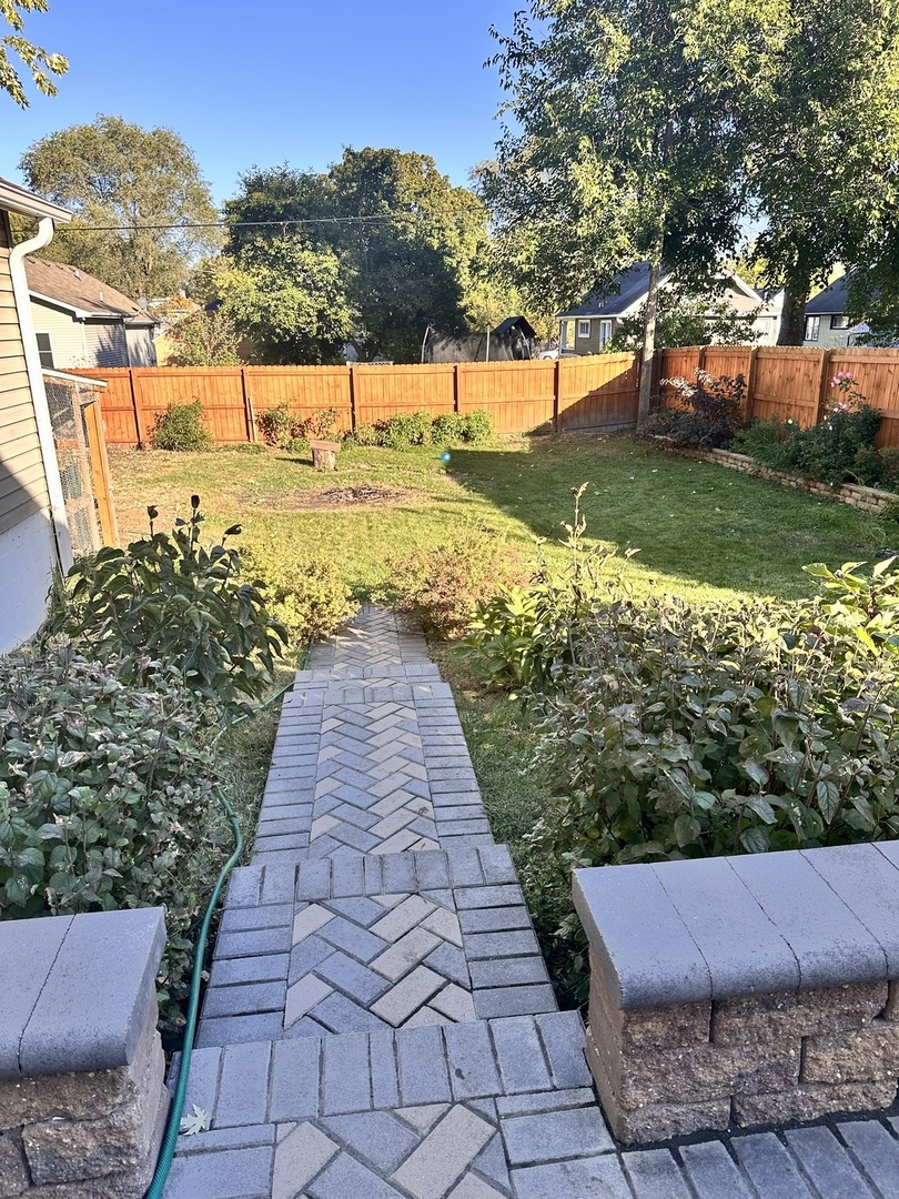 131 North Kendall Street Aurora, IL 60505 - Photo 27 of 29 a view of a yard with an outdoor space