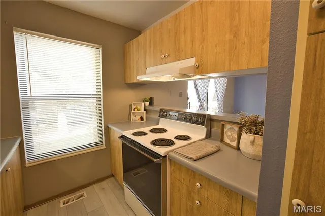 $99,900 | 2048 New Sun Drive, Florissant, MO 63031