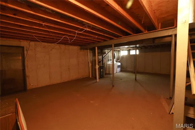 $99,900 | 2048 New Sun Drive, Florissant, MO 63031