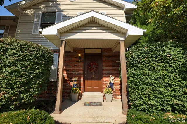 $99,900 | 2048 New Sun Drive, Florissant, MO 63031