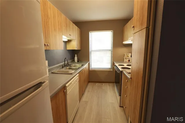 $99,900 | 2048 New Sun Drive, Florissant, MO 63031