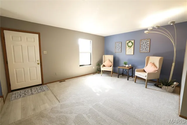 $99,900 | 2048 New Sun Drive, Florissant, MO 63031