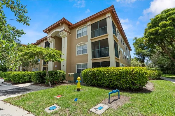 $194,995 | 8851 Colonnades Court West, Unit 128, Bonita Springs, FL 34135