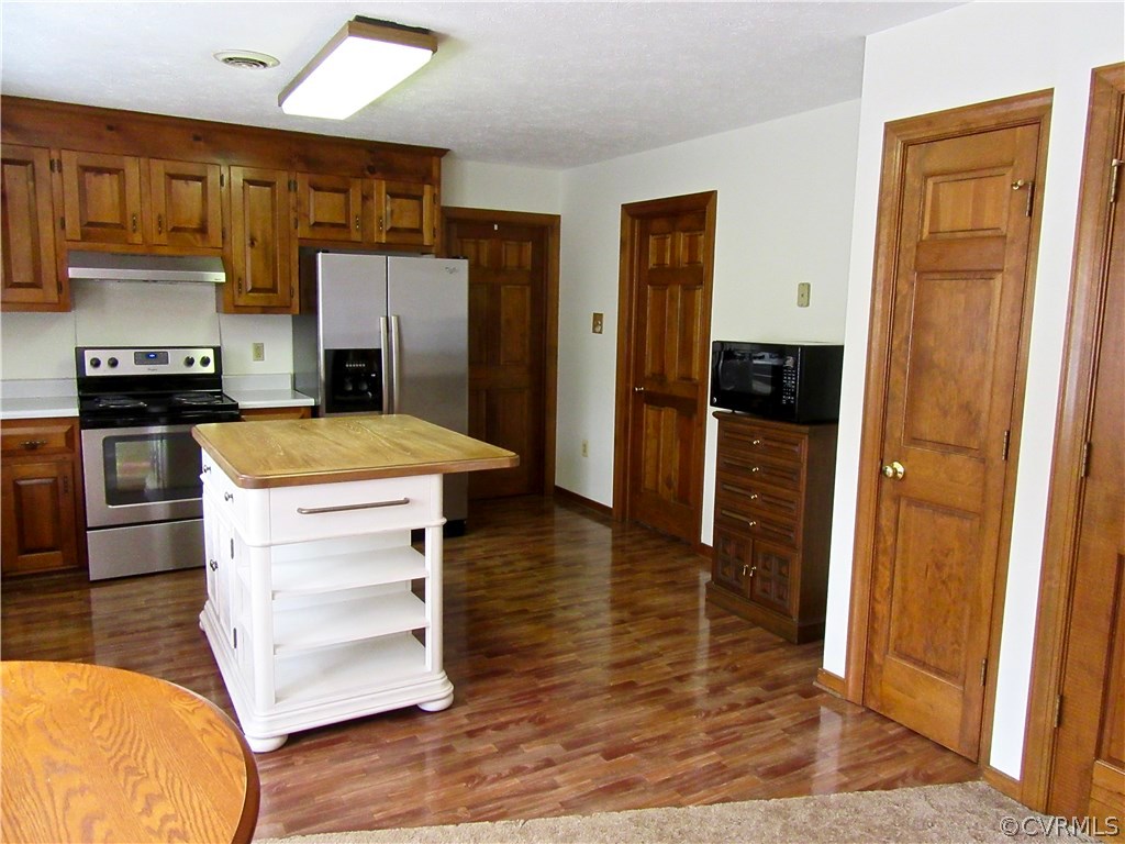 Another View of the Kitchen!