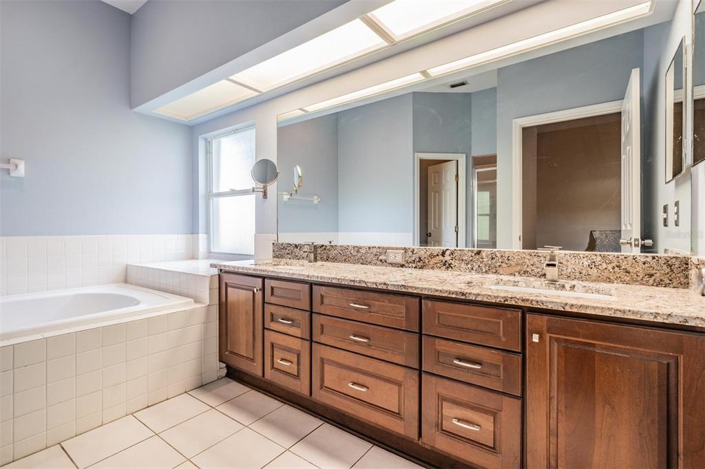 6411 Barton Road Plant City, FL 33565 - Photo 15 of 46 Gallery Image 15