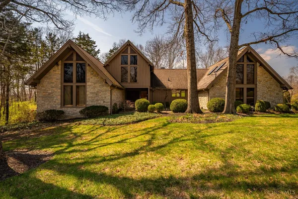 $624,900 | 6853 Cloister Cliffs Drive, Middletown, OH 45042