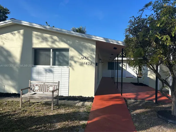 a front view of house with yard
