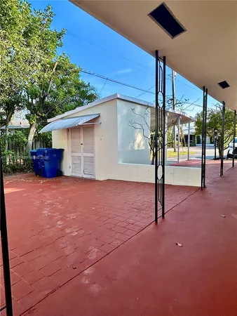 $2,300 | 1435 Northeast 22nd Street, Unit 2, Wilton Manors, FL 33305