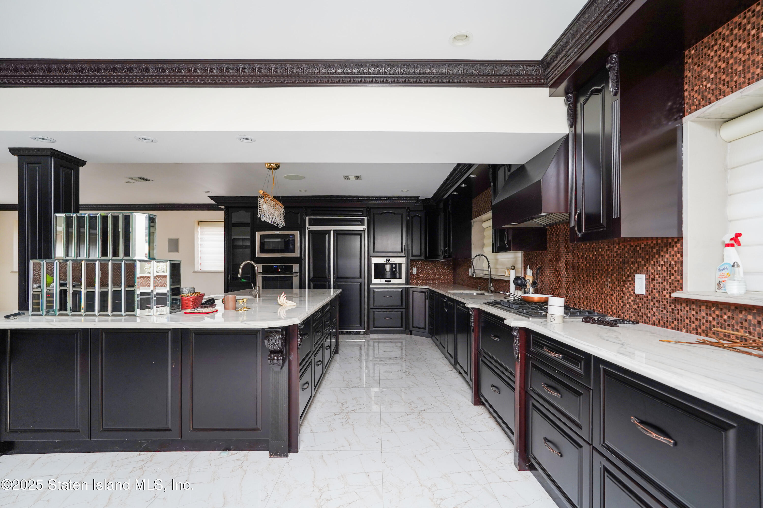 172 Coventry Road Staten Island, NY 10304 - Photo 11 of 37 Photo Nov 13 2025, 3 31 25 PM