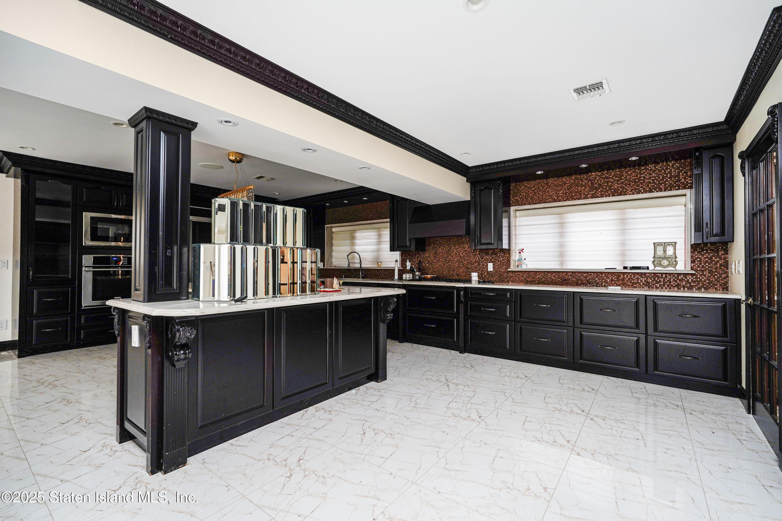 172 Coventry Road Staten Island, NY 10304 - Photo 17 of 37 Photo Nov 13 2025, 3 32 25 PM