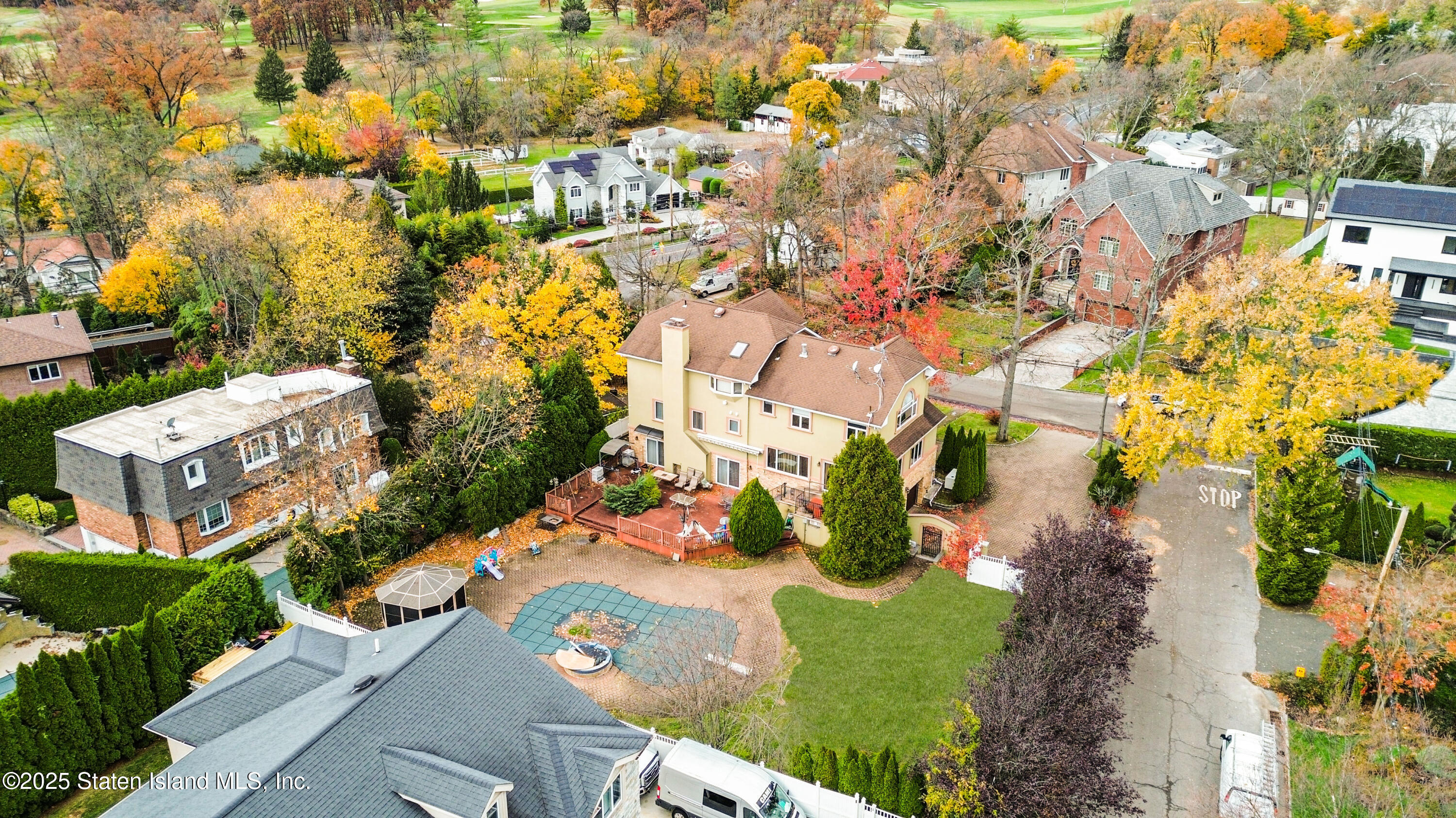 172 Coventry Road Staten Island, NY 10304 - Photo 3 of 37 Photo Nov 13 2025, 2 14 11 PM