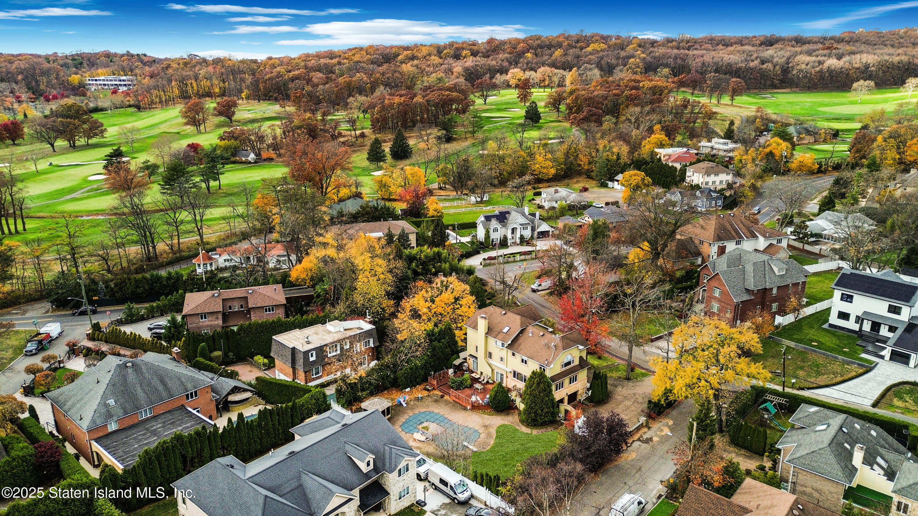 172 Coventry Road Staten Island, NY 10304 - Photo 4 of 37 Photo Nov 13 2025, 2 14 17 PM