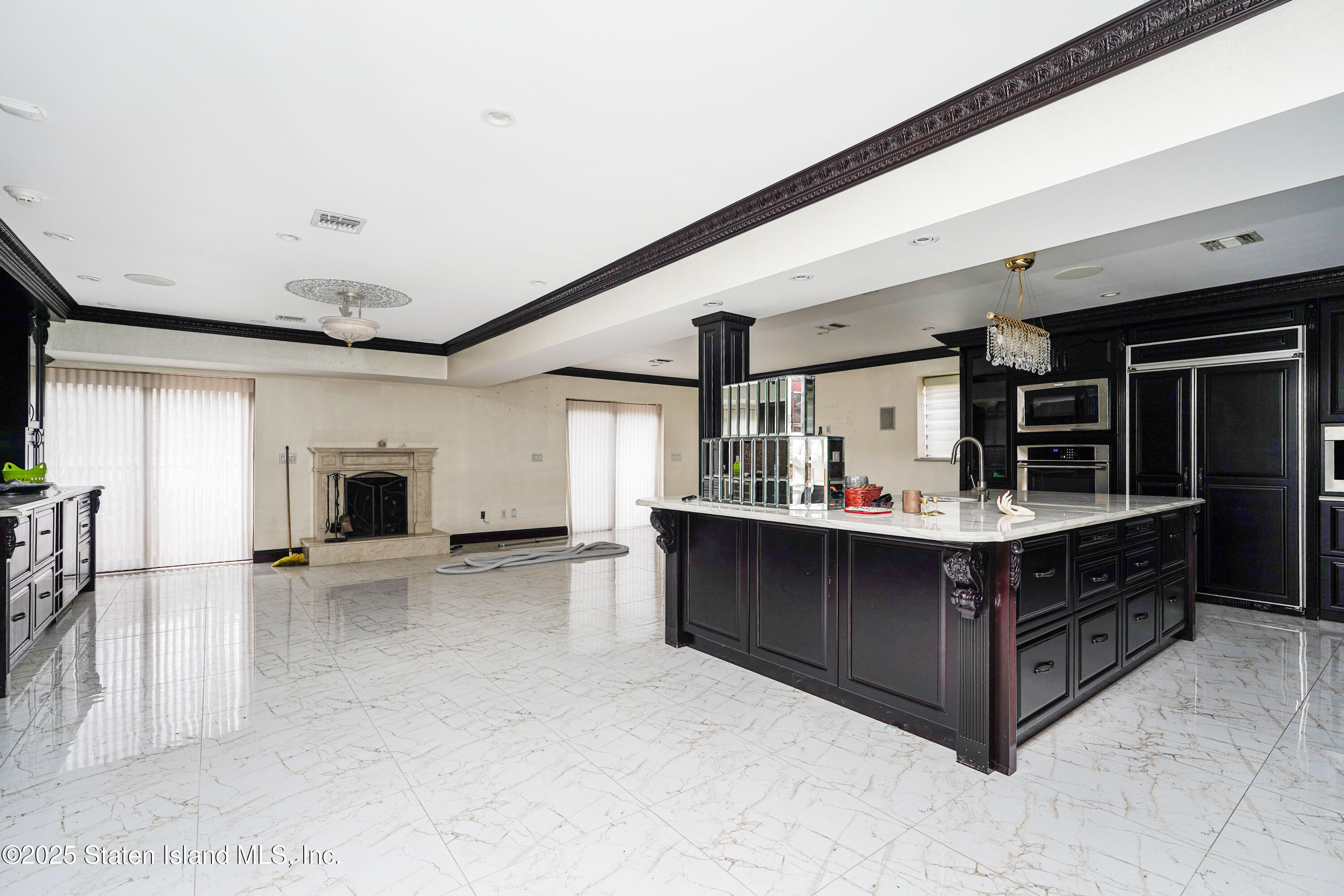 172 Coventry Road Staten Island, NY 10304 - Photo 10 of 37 Photo Nov 13 2025, 3 31 20 PM