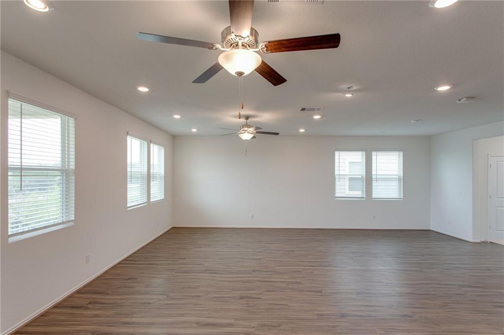 224 Montauk Loop Georgetown, TX 78628 - Photo 7 of 33