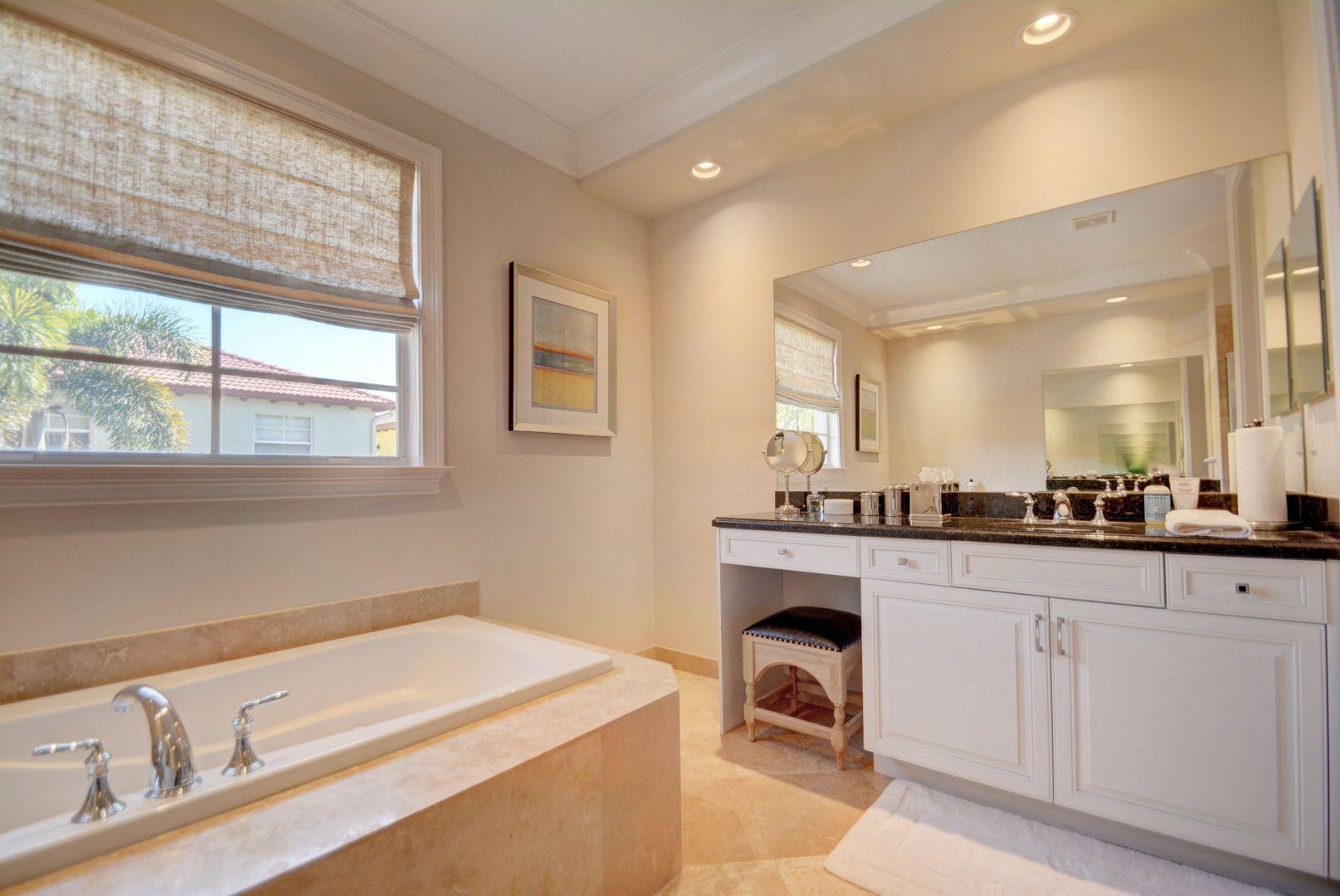 93 Via Floresta Drive Boca Raton, FL 33487 - Photo 18 of 30 Master Bath
