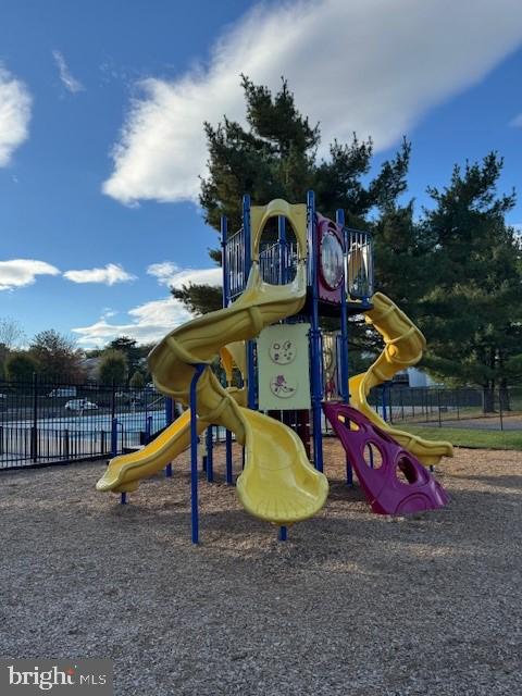 14901 McKisson Court, Unit 7CC Silver Spring, MD 20906 - Photo 20 of 34 a view of a park with slide